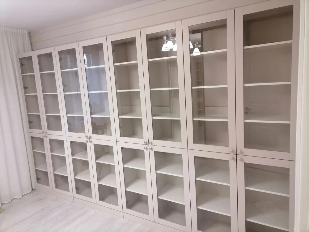 Пять шкафов в одной квартире за три недели
